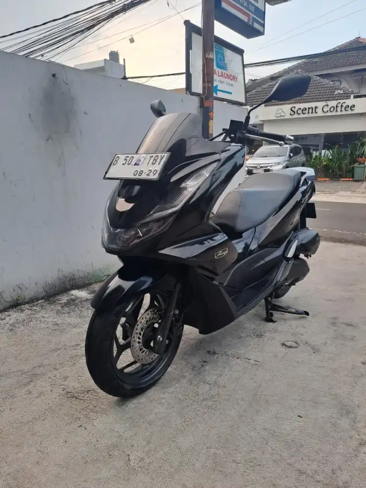 Pcx 160 cbs 2023 black glossy