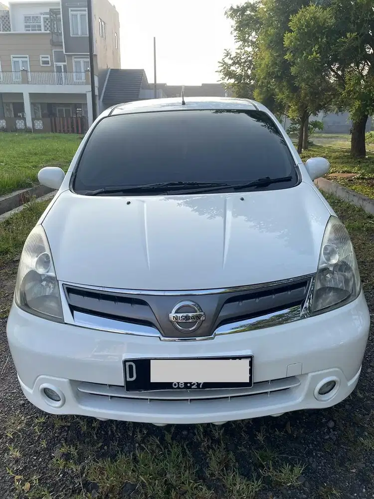 Grand Livina XV MT 2011