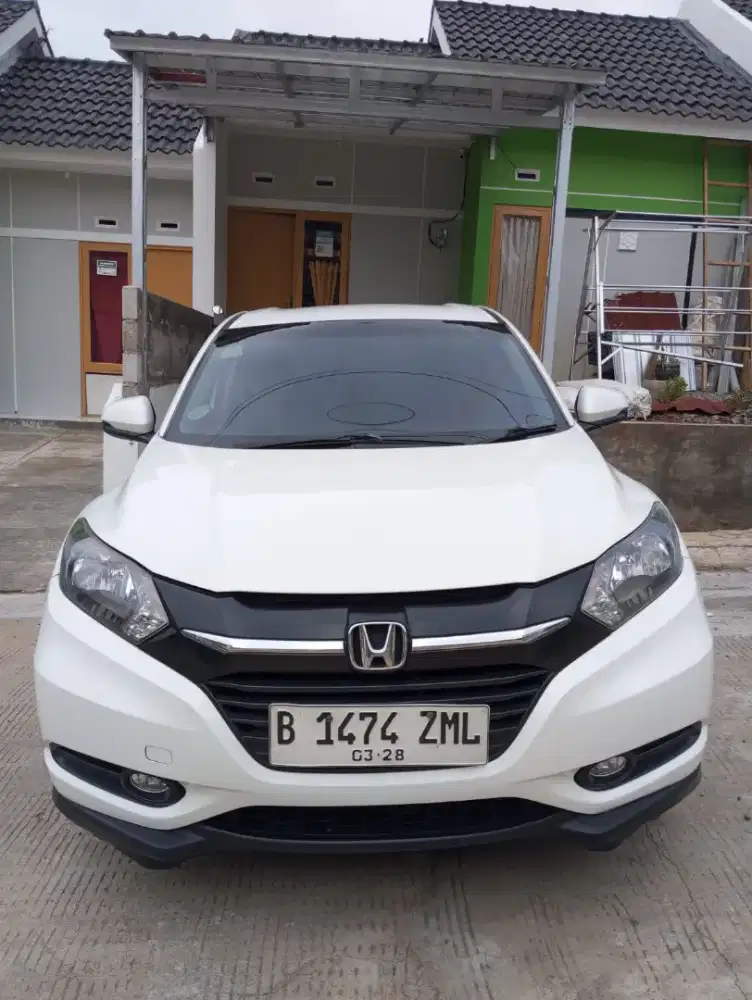 Dijual mobil HRv 2018 metic pajak off 1x lokasi bawen