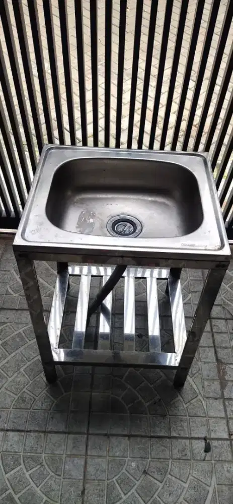 Wastafel Sink Bak Cuci Piring Merk Metalco Second Uk 54 x 46.5x 74 cm