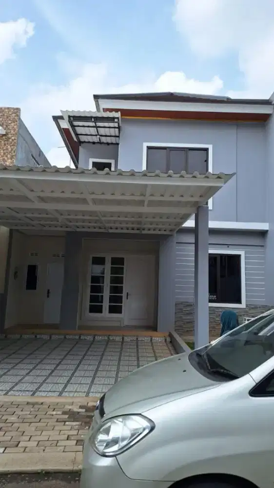 Di sewakan rumah unfurnish cluster favorite. Kota Wisata Cibubur.