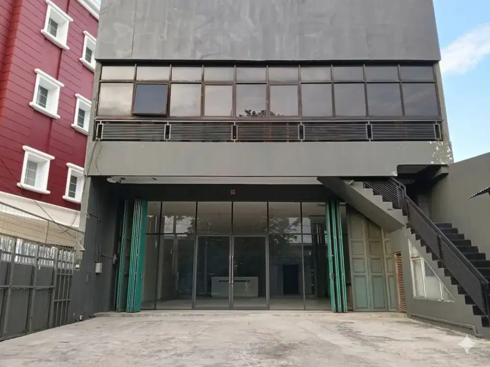 Ruko Gedung 3 Lantai 14x25 Disewakan di Bekasi Kota