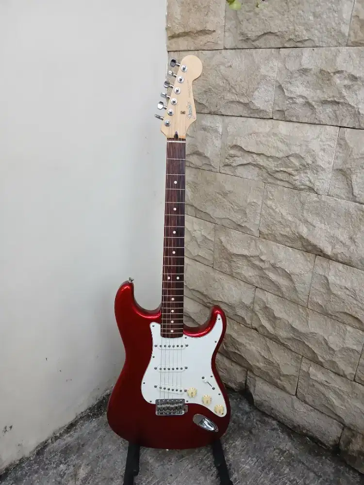 Fender Jepang Stratocaster ST-50 Candy Apple 2006-2008 Made in Japan