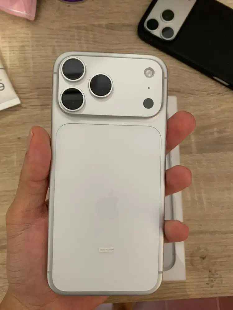 iPhone 17 PRO MAX 256GB SILVER