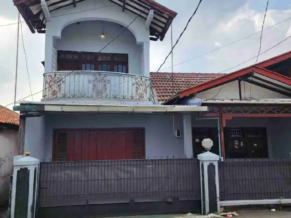 Rumah rapi tanah luas jual di bawah harga pasaran