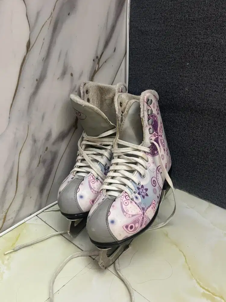 Sepatu Ice skating