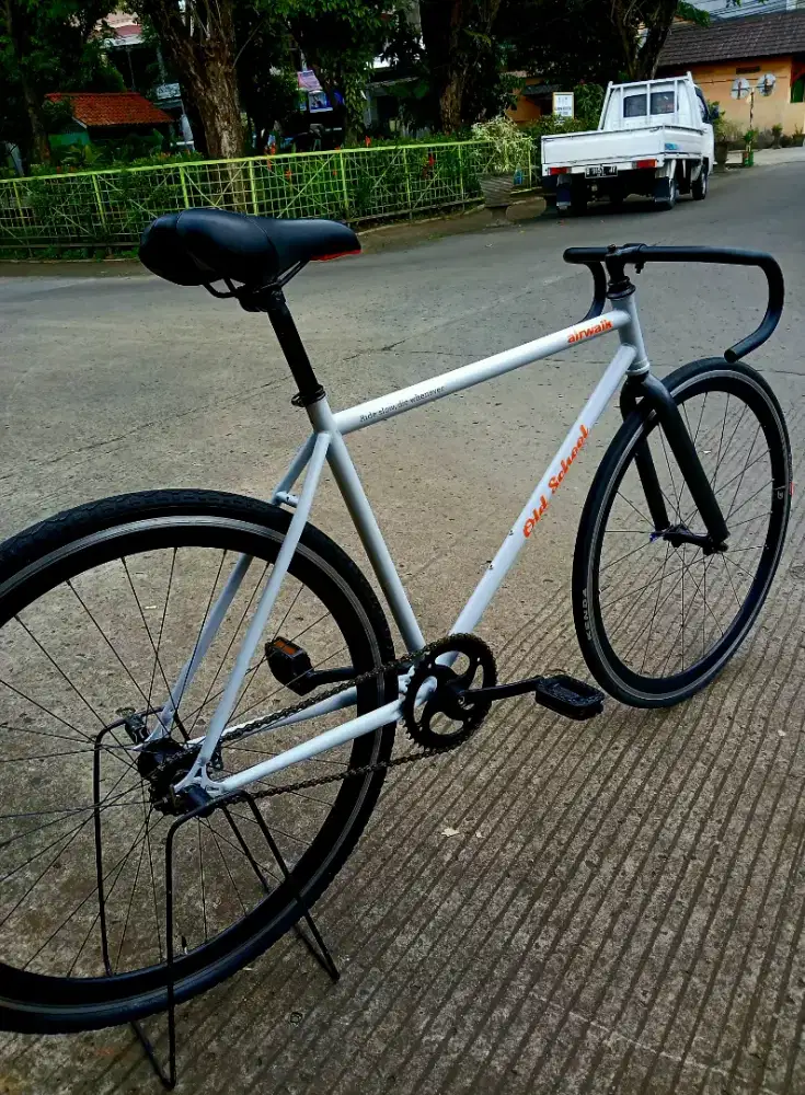 Sepeda fixie Vuelta cromoly