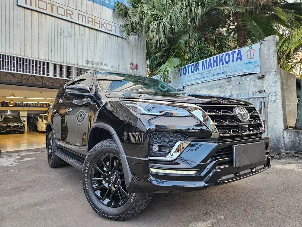 24 rb km Toyota Fortuner 2.8 GR Sport 2025 nik 2024 hitam black diesel