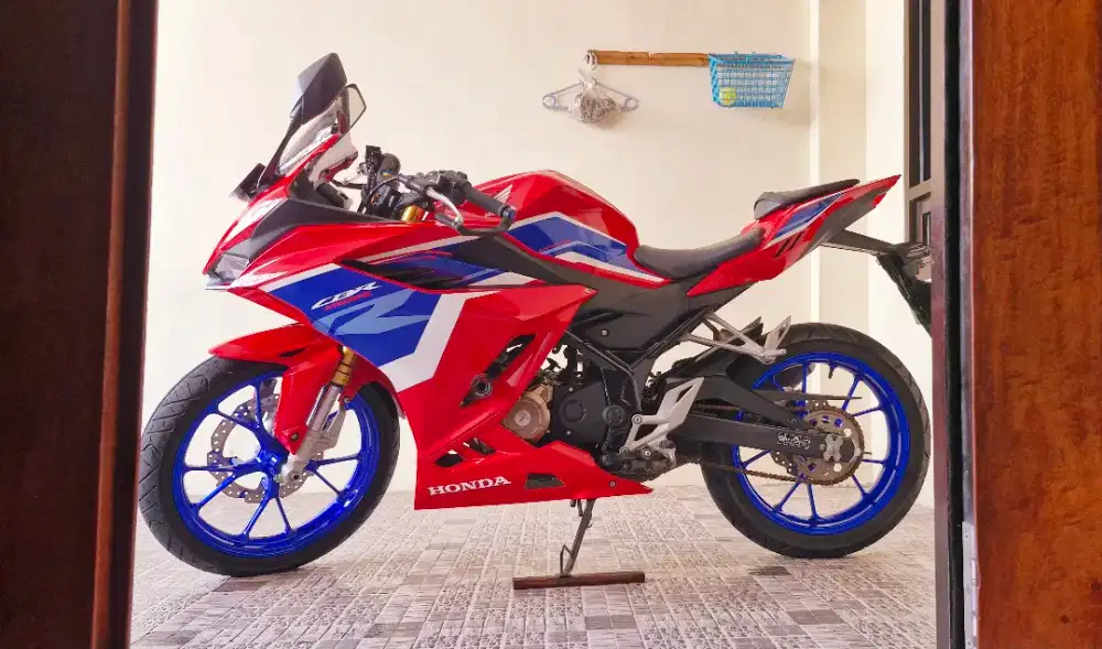 Honda CBR 150 Three coulor