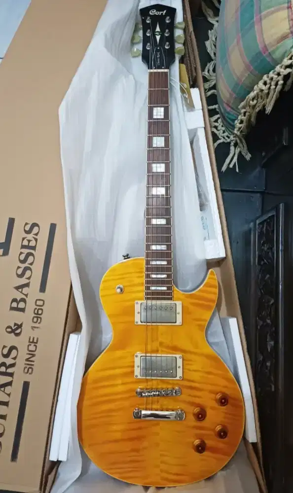 Guitar Cort CR250 ATA