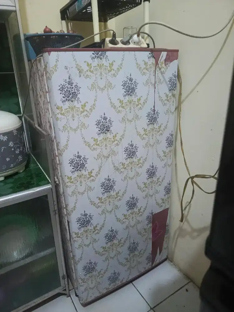 Kulkas second merk SHARP