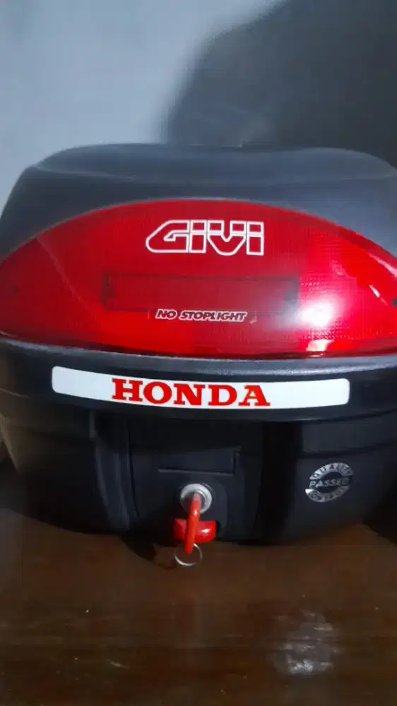 Box Motor Merk GIVI