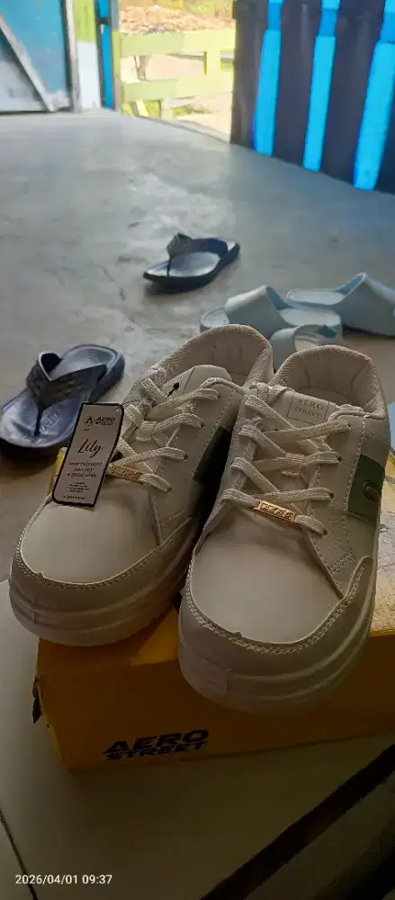 Sepatu Aero street