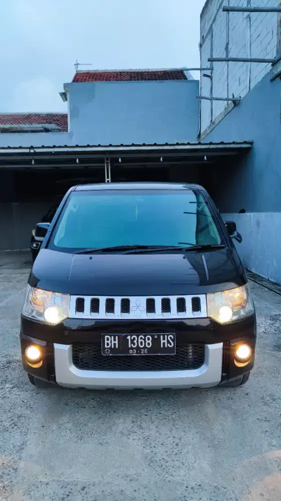 Mitsubishi DELICA 2.0 AT Hitam Tahun 2014