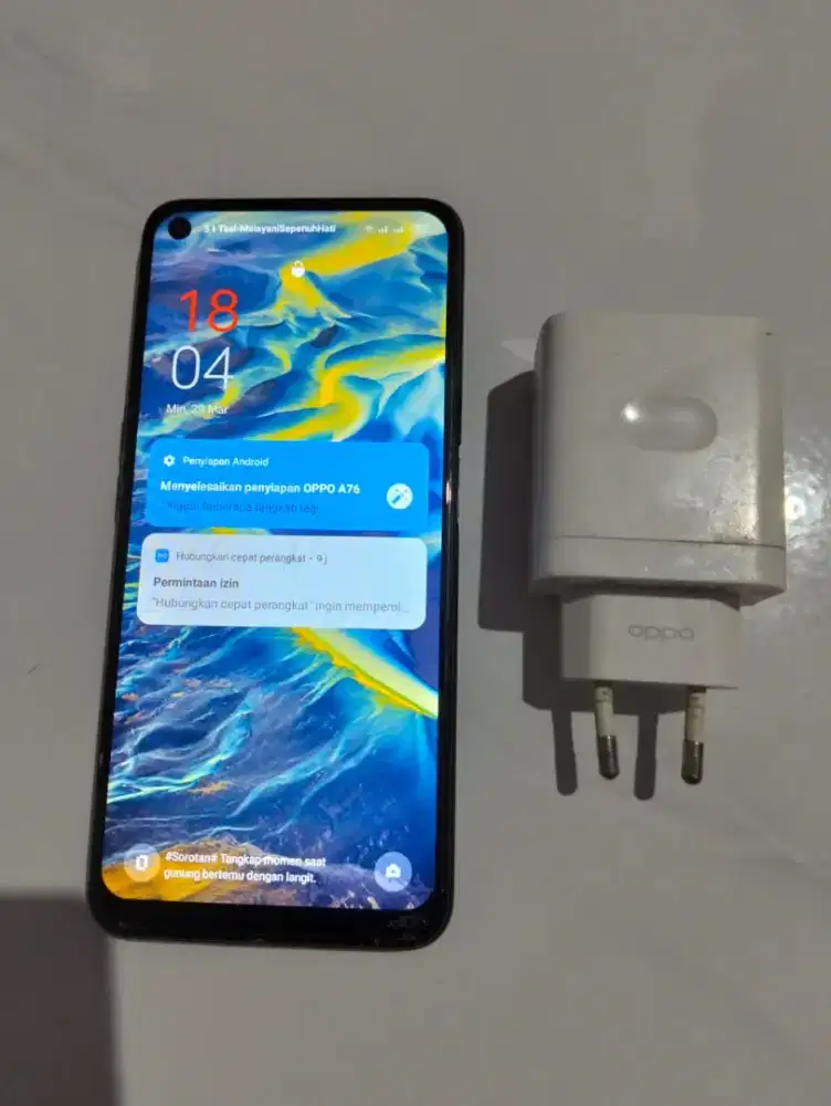 Oppo A 76 layar pecah sudut bawah.