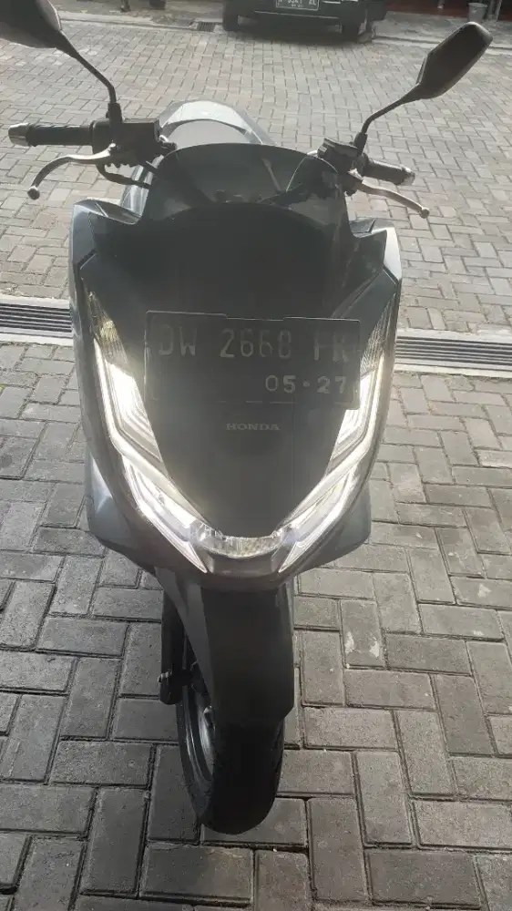 Honda PCX 160 '2022 warna Abu-abu