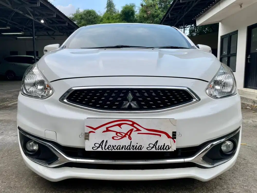 Mitsubishi mirage 2016 exceed 1.2 AT Putih tgn pertama Siap pakai