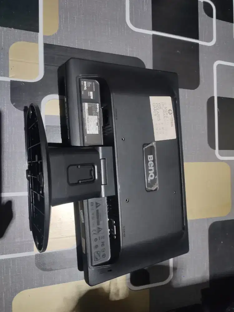 Jual Monitor LCD bekas minus