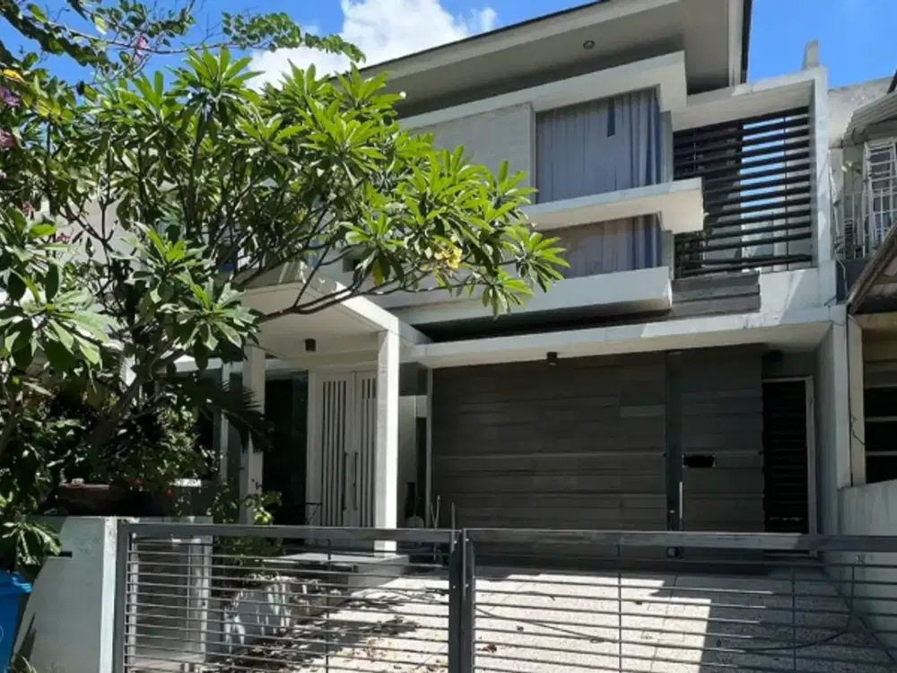 Rumah Graha Family dekat pakuwon indah dan bukit darmo golf bdg surabaya