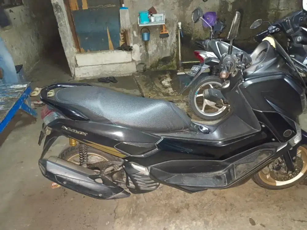 NMAXNMAX old hitam 2018 cc150 kondisi aman, cek langsung