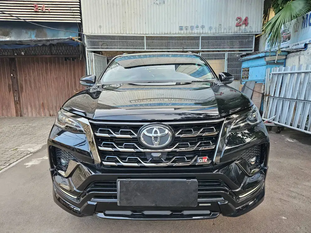 Full ori Toyota Fortuner 2.8 GR Sport 2025 nik 2024 hitam black 24 rb