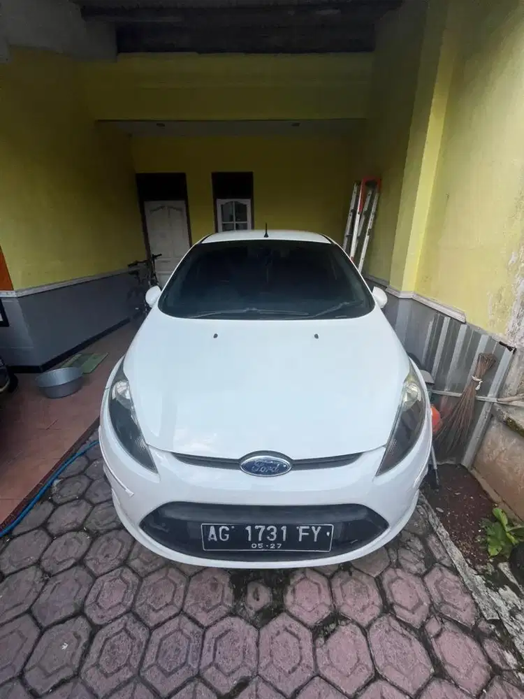 DIJUAL FORD FIESTA 2012 Matic