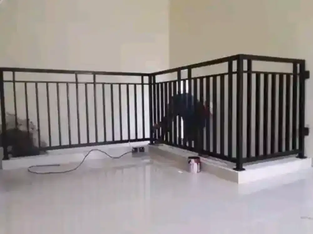 Relling Tangga Balkon minimalis