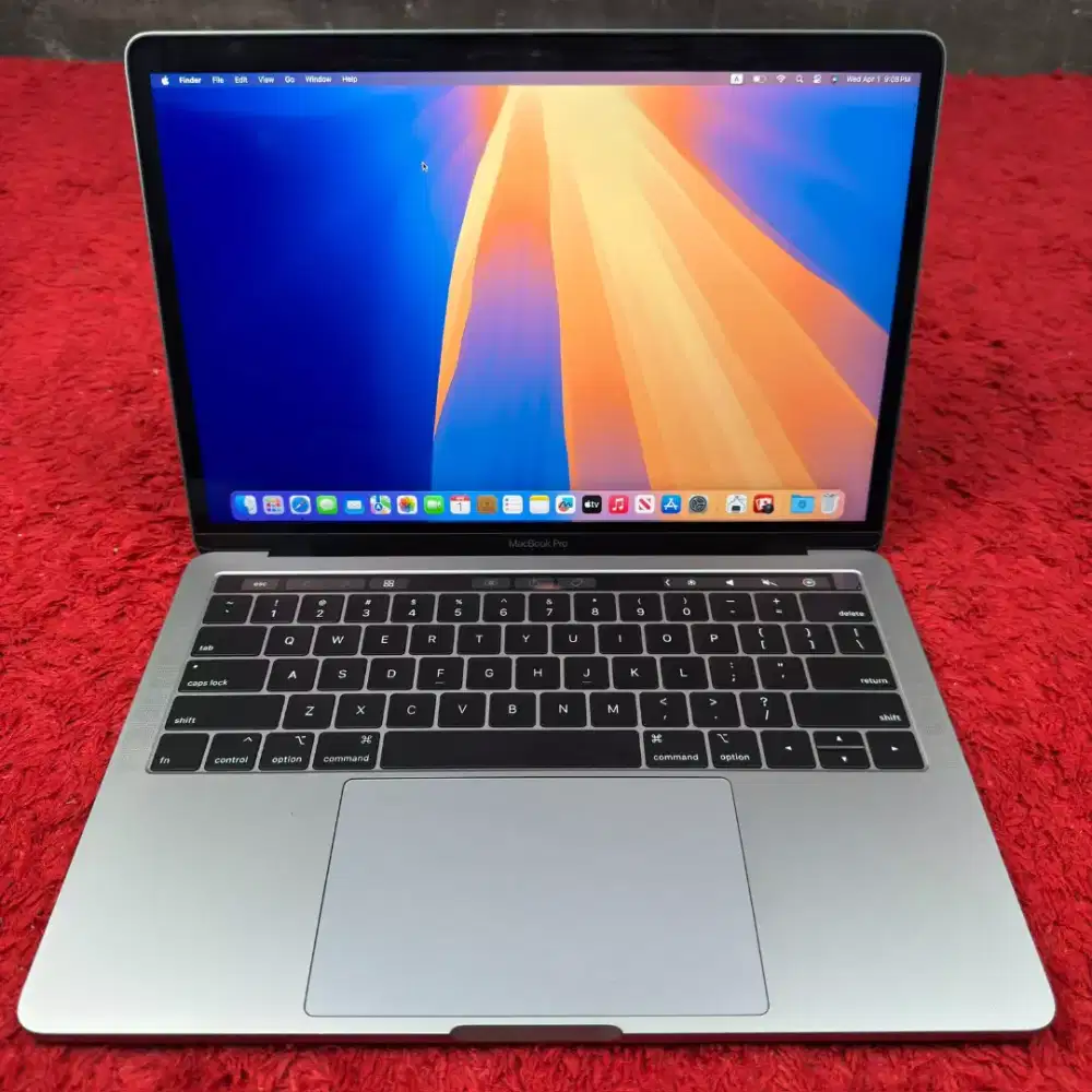 Macbook pro 2019 13 inch ram 16gb ssd 512gb i7 siap pakai bisa cod