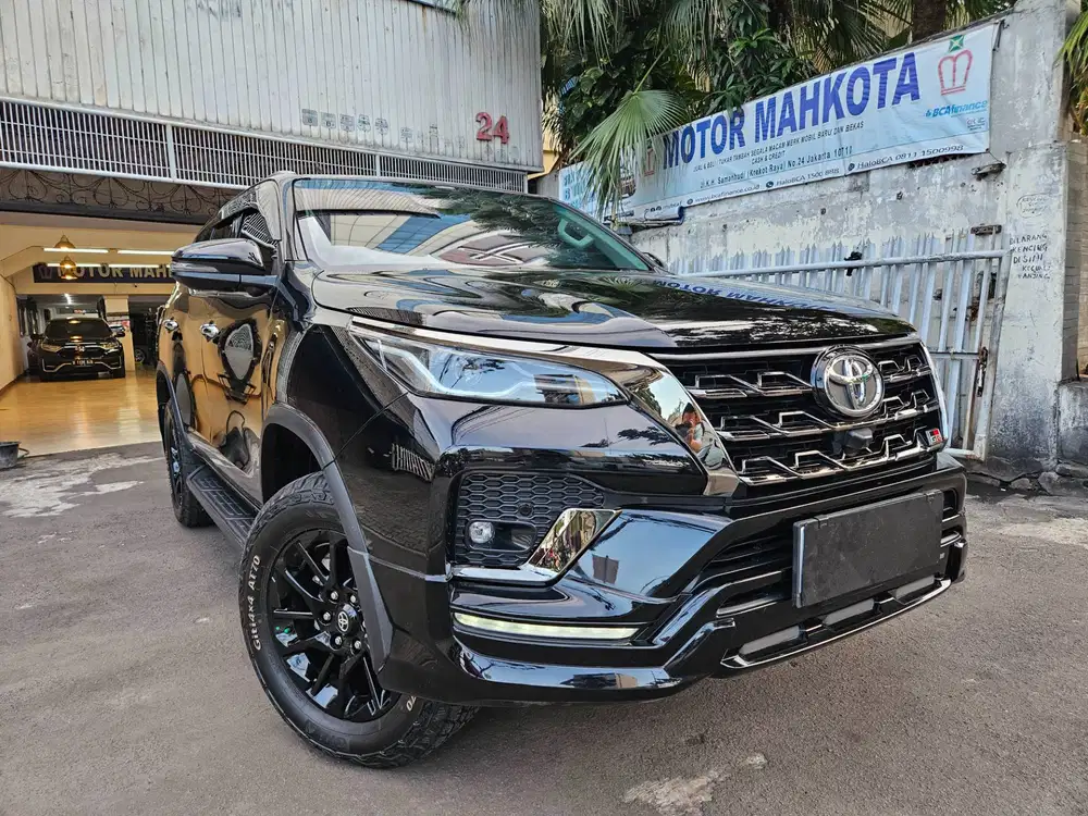 24 rb km Toyota Fortuner 2.8 GR sport 2025 nik 2024 hitam full ori bgs