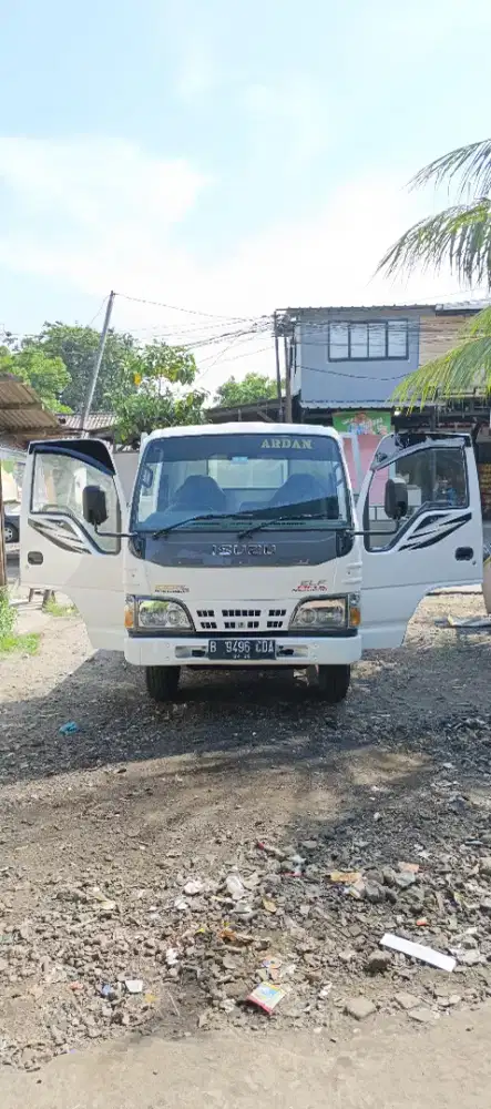 ISUZU ELF NKR55 PS 100 TAHUN 2011