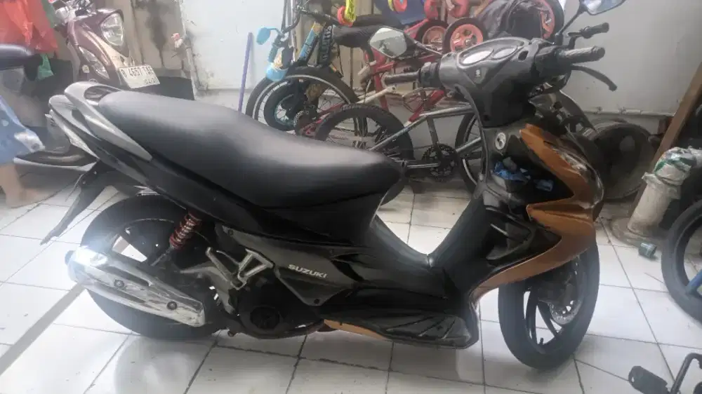 Suzuki Skywave gold black 2009