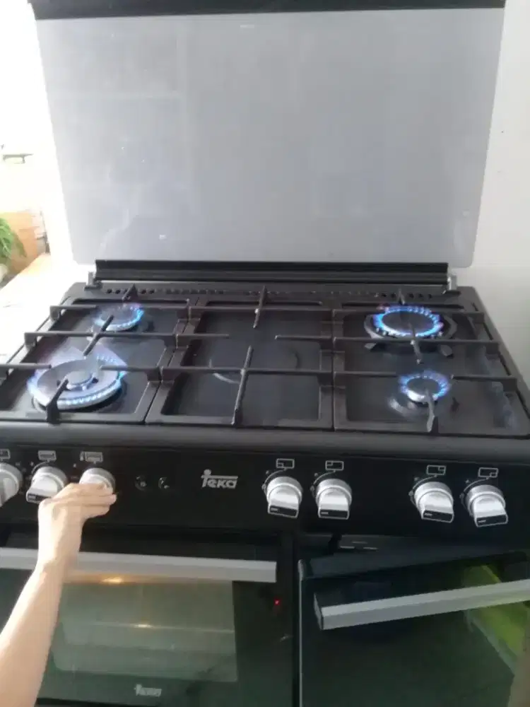 Service serpis kompor gas dan listrik. Water heater gas