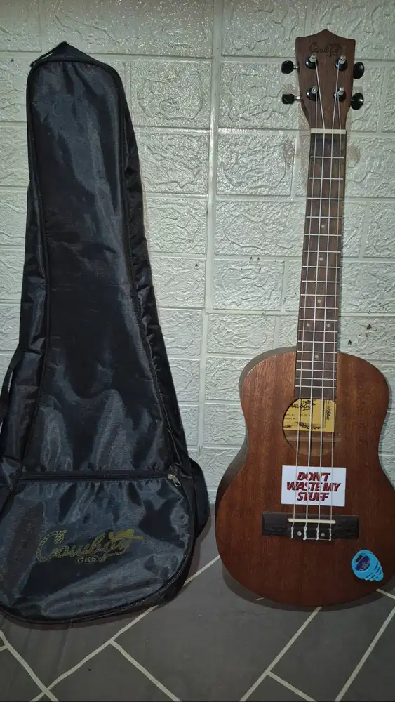 Ukulele Merek Cowboy