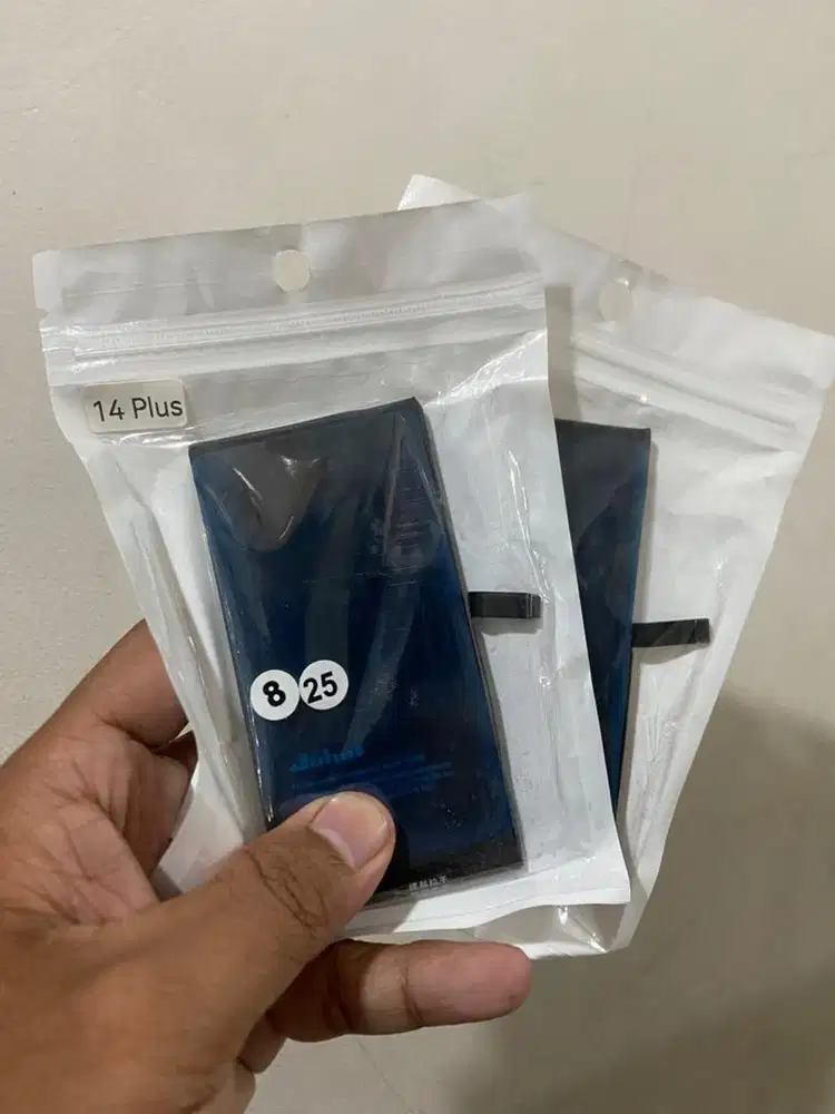 Baterai iPhone 14 plus