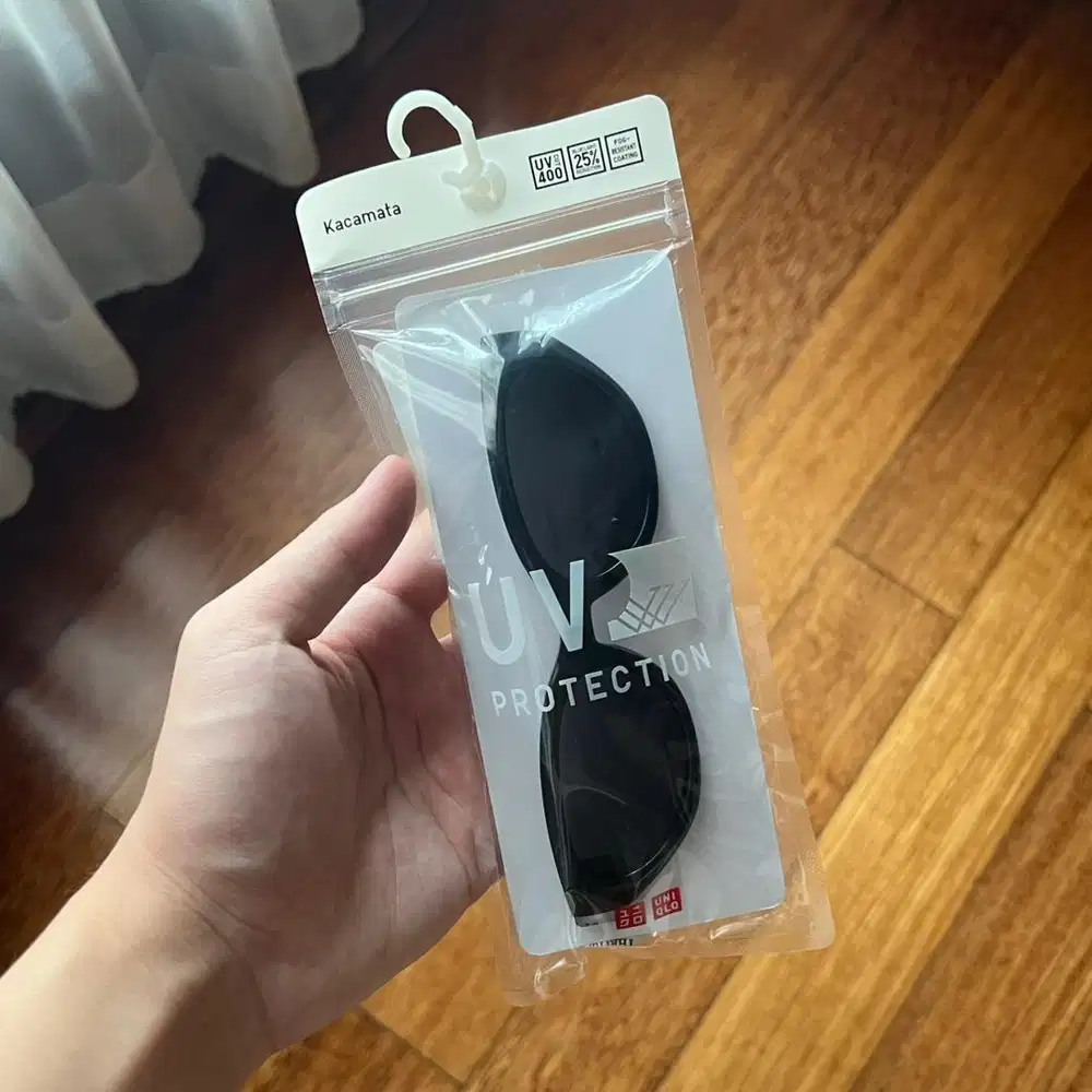 UV PROTECTION SUNGLASSES BY UNIQLO (NEW)