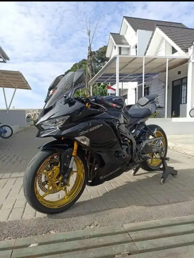 Kawasaki Ninja ZX25R Barang Antik Kondisi Bagus