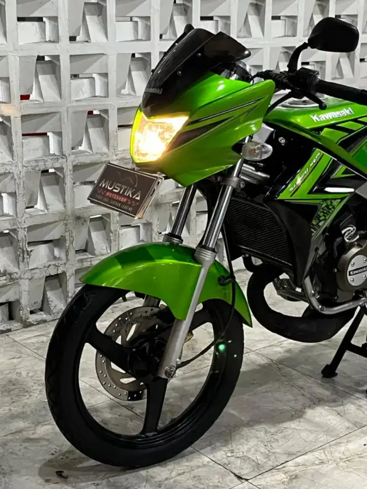 KAWASAKI NINJA R 2014 - Chintia Mustika