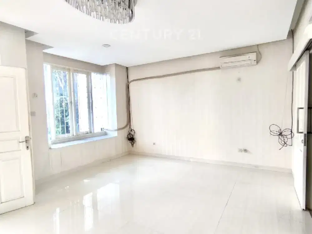 RUMAH SIAP HUNI DI TAMAN KEBON JERUK INTERCON MERUYAJAKARTA BARAT