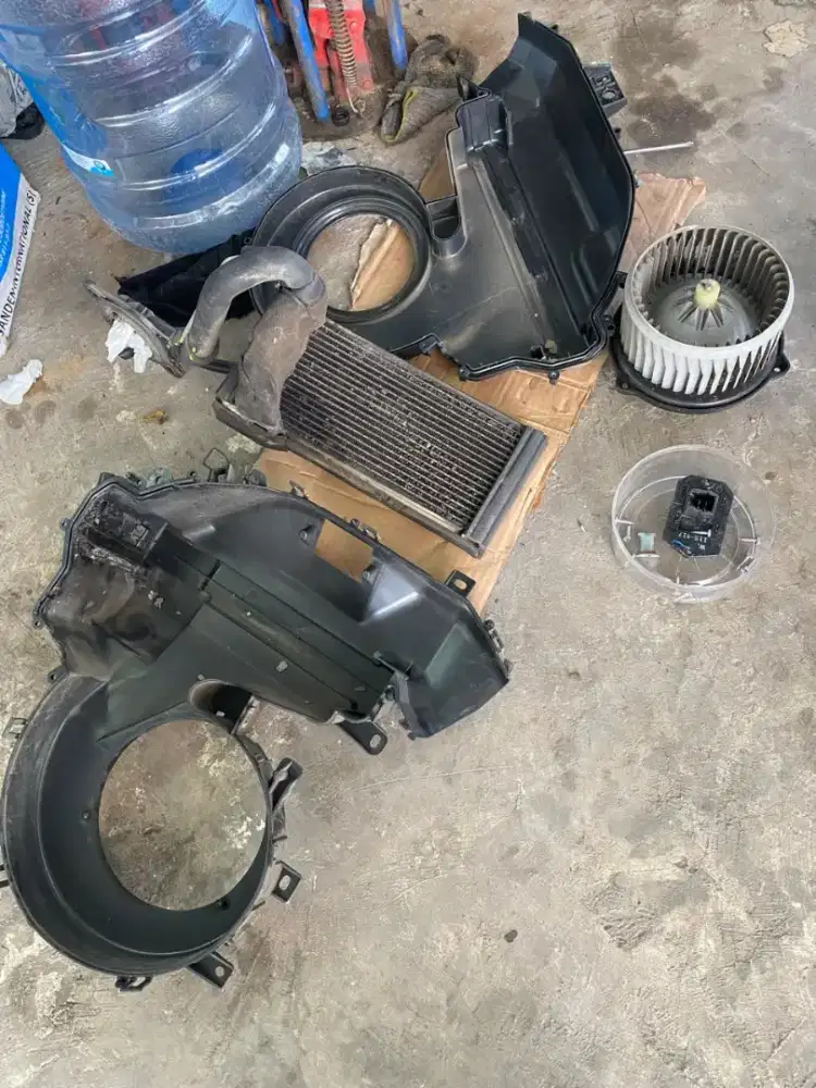 Dibutuhkan Mekanik Ac Mobil