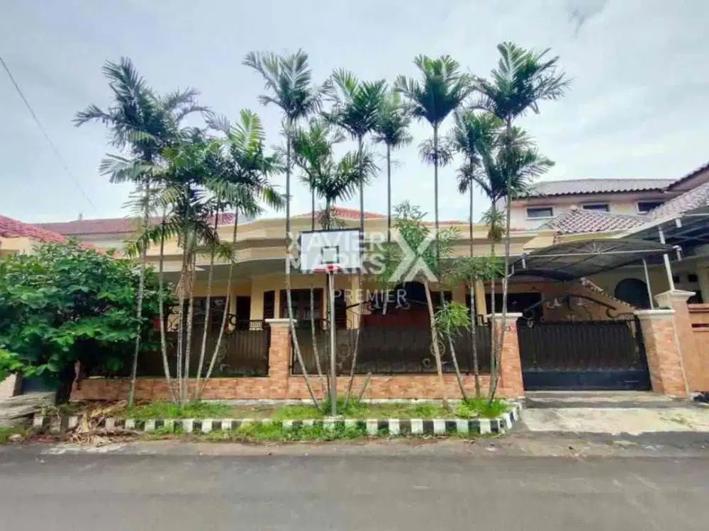 rumah mewah terawat luas eksklusif jalan bunga  lowokwaru dekat suhat malang