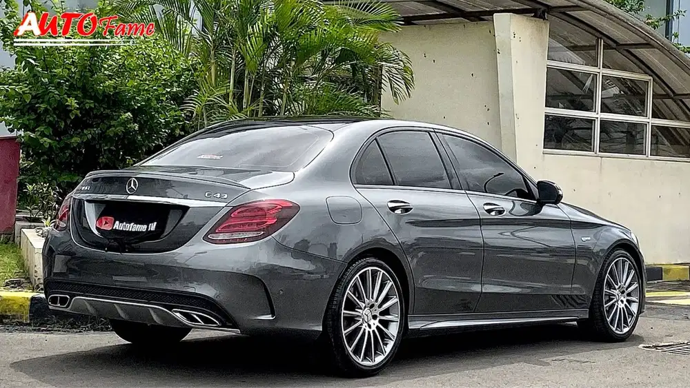 Mercedes Benz C43 AMG 4-Doors 3.0 V6 9G-Tronic 367HP 2017