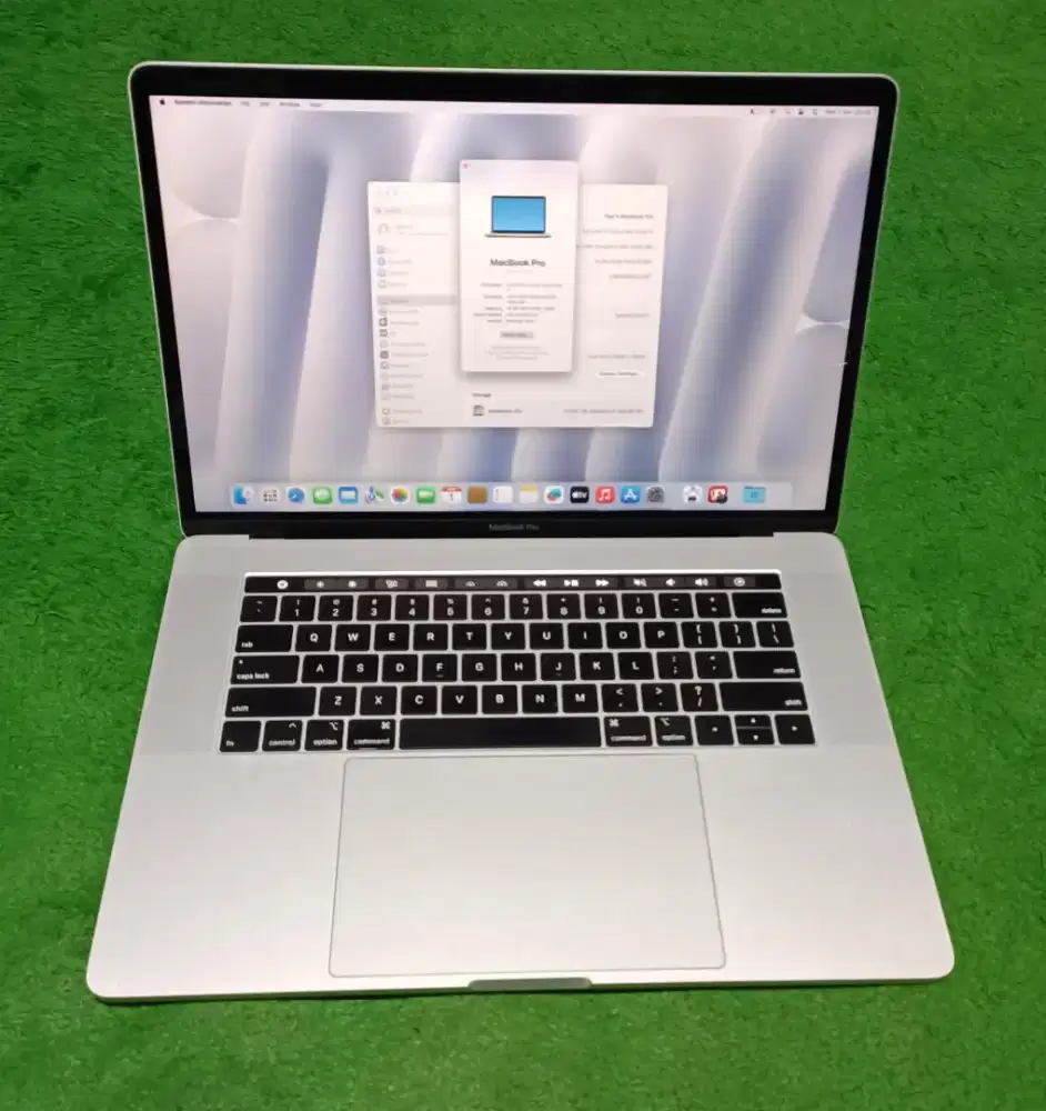 Apple MacBook Pro 2019 15inch i7 16/512 Silver Touchbar Dual VGA Murah