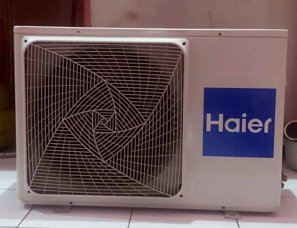 Outdoor AC Haier 1pk r410