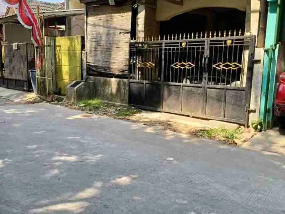dijual rumah di komplek taman sari bukit damai di gunung sindur