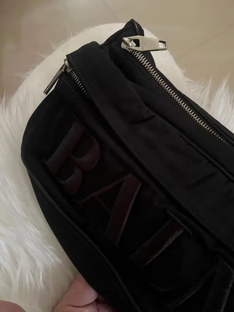 Tas pinggang balmain pria