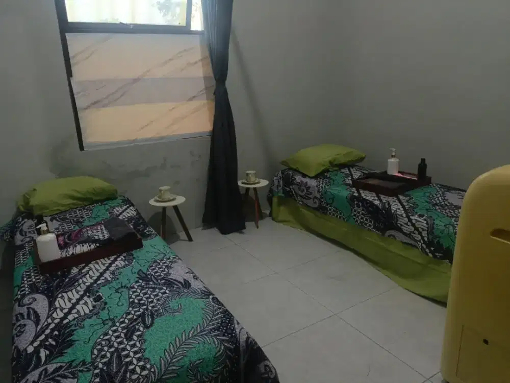 Therapist wanita family usia 45 Tahun