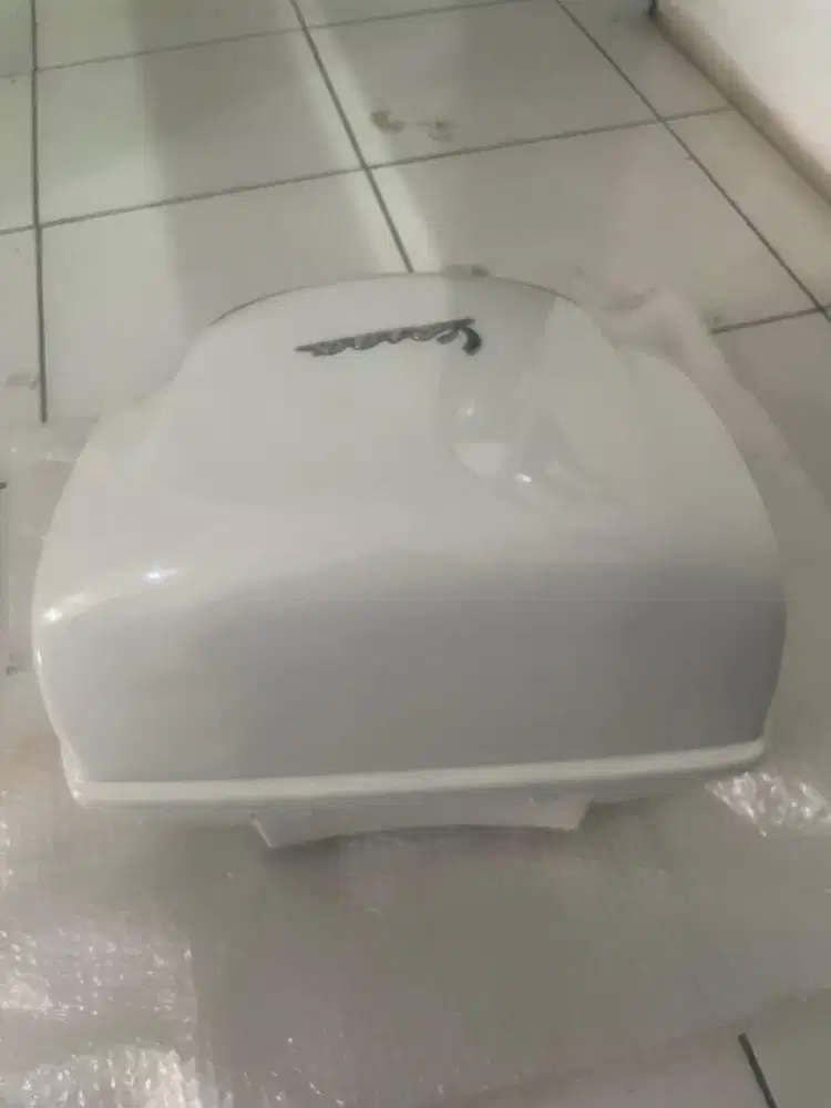 Box Vespa Putih LX/S/Primavera/Sprint
