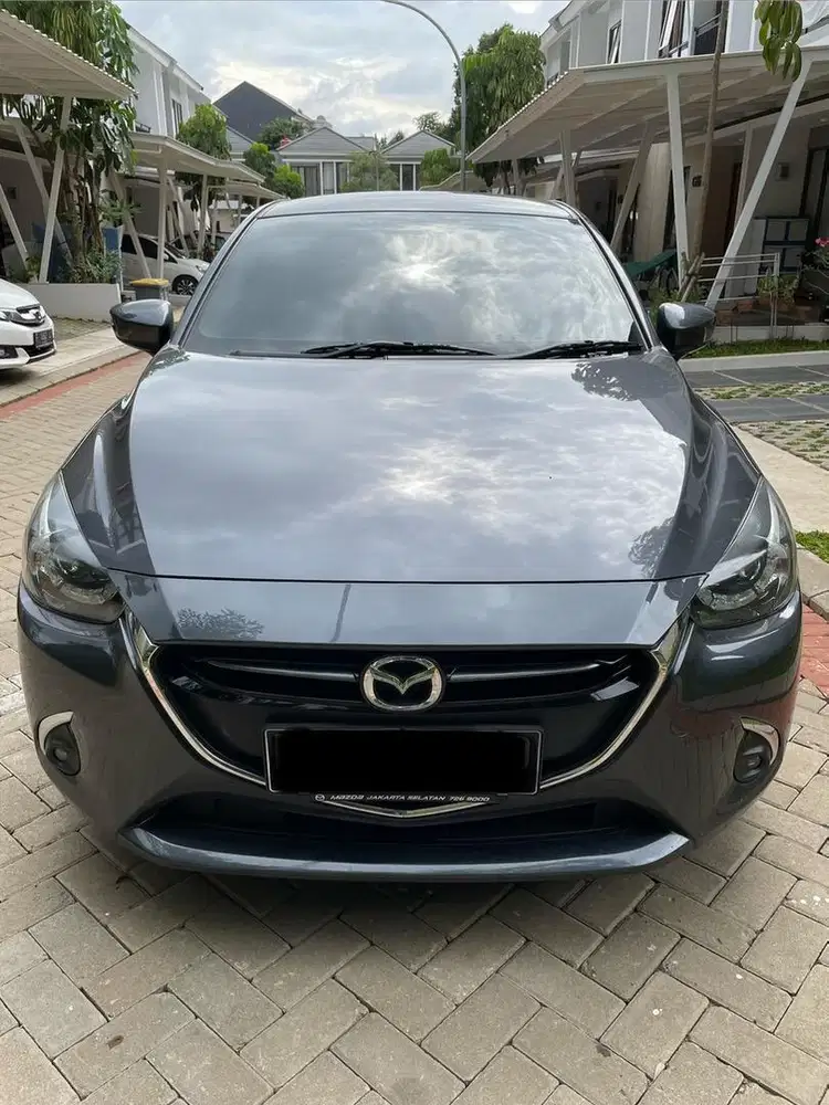 Mazda 2 R 2018 AT – Grey Metallic | Terawat | Siap Pakai