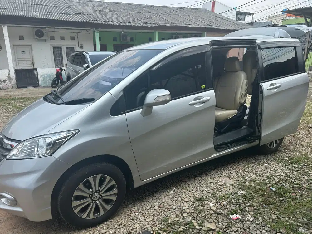 Honda Freed 2012 Bensin