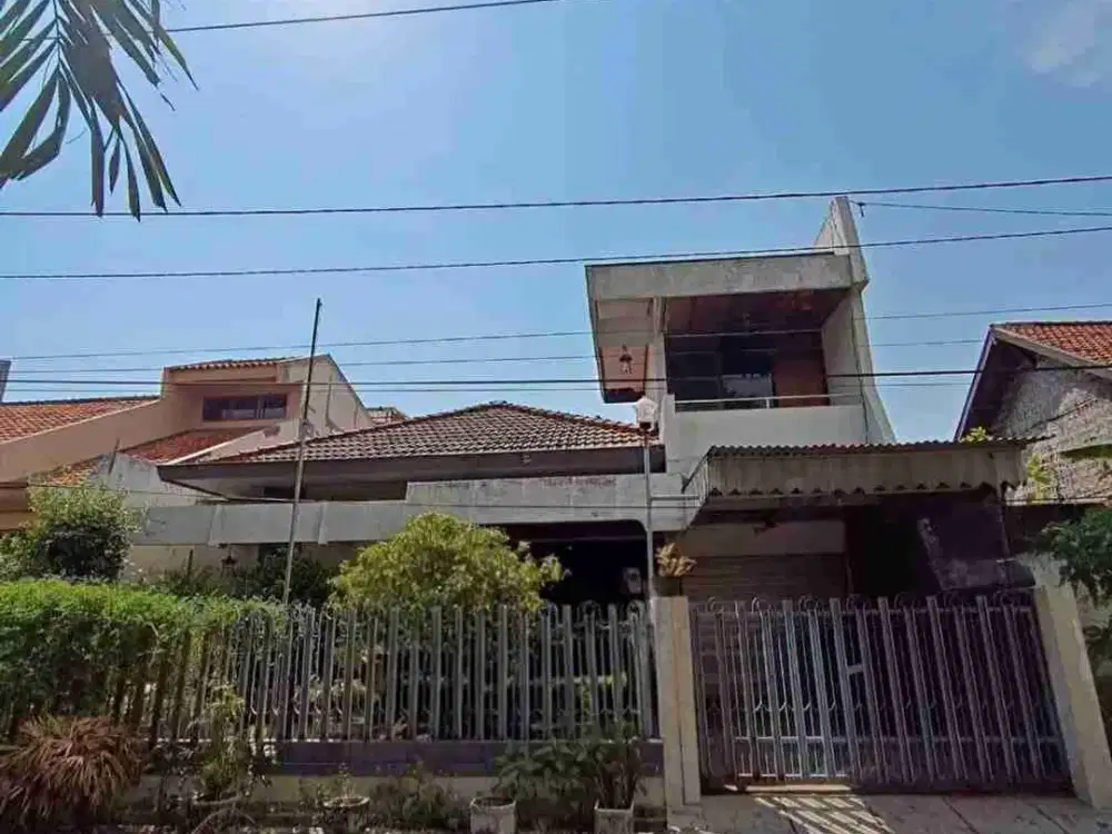 Dijual Rumah Lama Ketintang blkg Kantor Kejaksaan